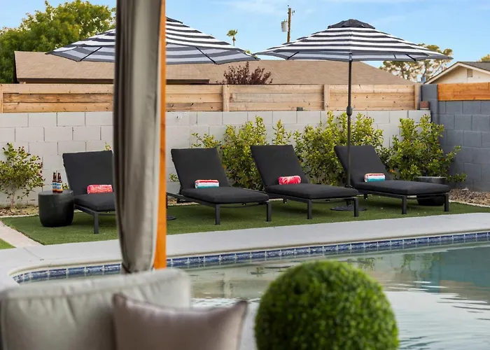 Holiday home Desert Dreaming - Old Town Pool & Putt