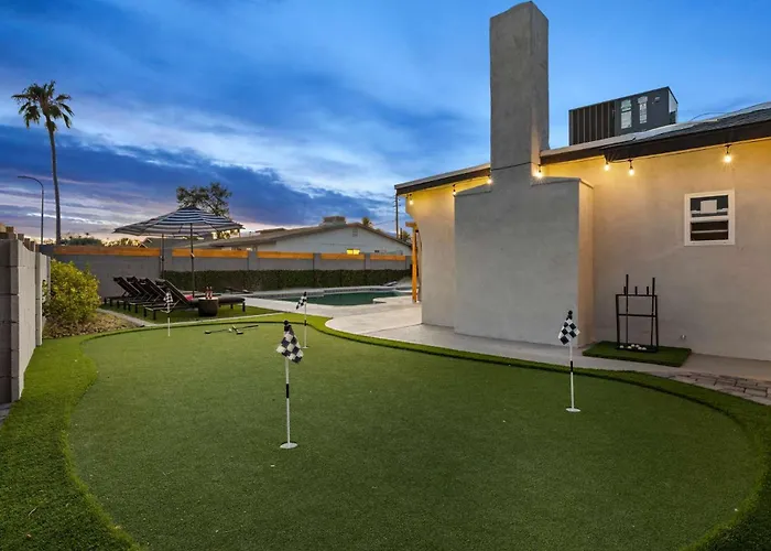 Holiday home Desert Dreaming - Old Town Pool & Putt *