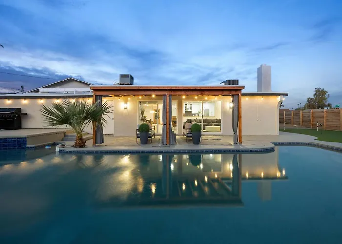 Holiday home Desert Dreaming - Old Town Pool & Putt *