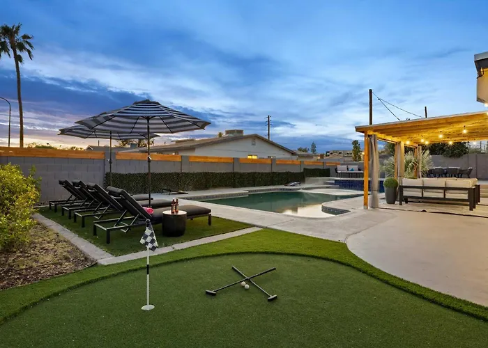 Desert Dreaming - Old Town Pool & Putt *