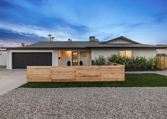 Desert Dreaming - Old Town Pool & Putt Holiday home *