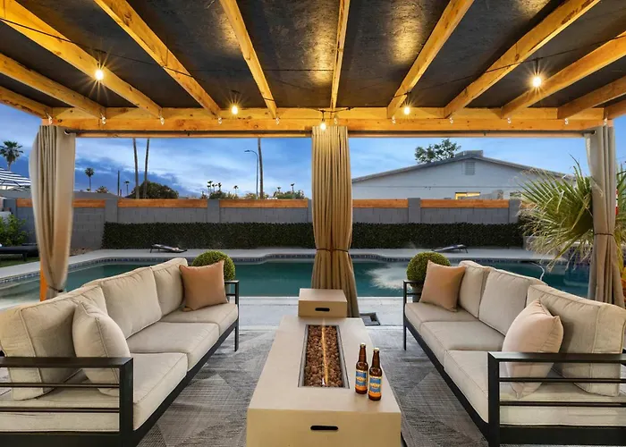 Desert Dreaming - Old Town Pool & Putt Scottsdale