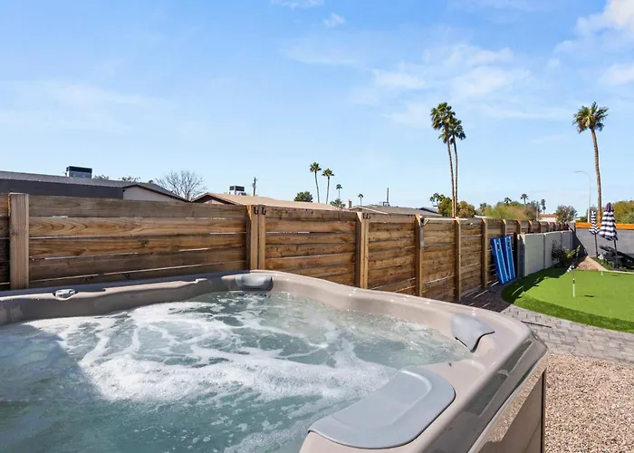 Desert Dreaming - Old Town Pool & Putt Holiday home
